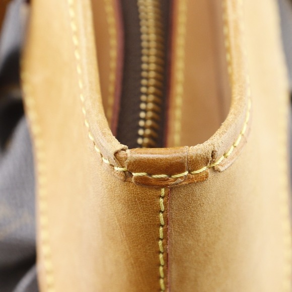 LOUIS VUITTON Authentic Brown Monogram Canvas Tote Bag - Picture 14 of 16